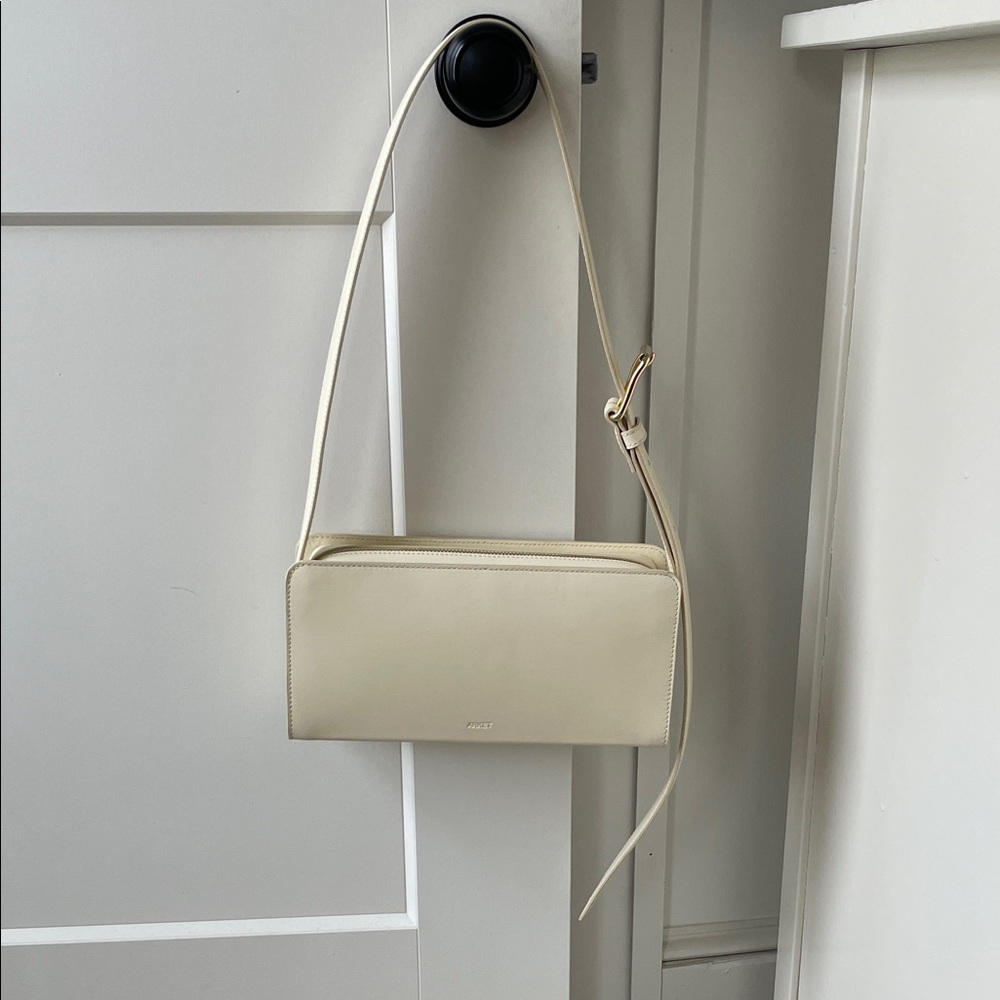 Arket Cream Women's Shoulder Bag